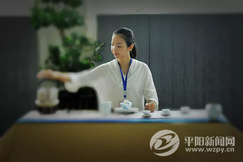 ���ء���ũ�ˡ����е��Ľ�ũ��ְҵ���ܱ����л�Ѽ�