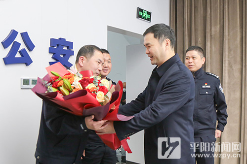 ��Ҫ�š��¹��׿�չ�й����񾯲��ο�ʻ